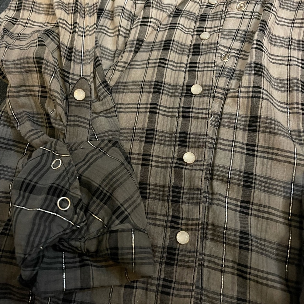 VINTAGE GUESS BUTTON UP 🖤🤍 - Picture 6 of 6